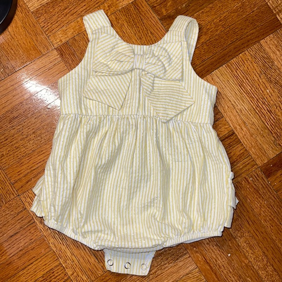 Rare Edition yellow & white seersucker romper bubble silver metallic accent 6mo - Picture 1 of 4